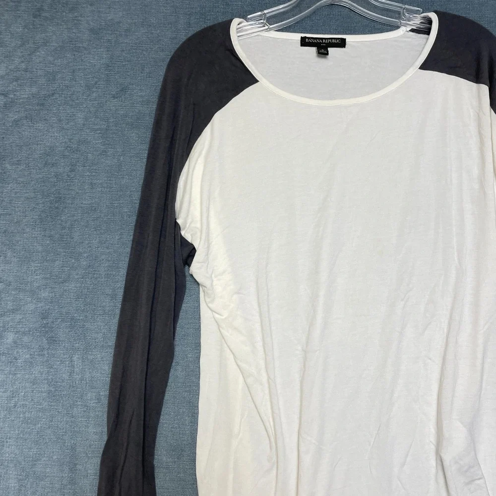 Banana Republic Shirt Mens Small White Black Raglan Sleeve Round Neck Casual